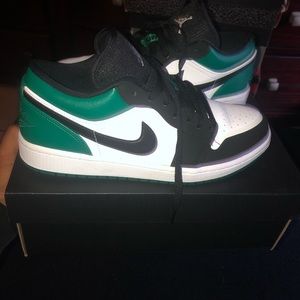 Jordan 1 Low Mystic Green